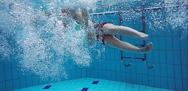  Hottest underwater girls stripping Dashka and Vesta